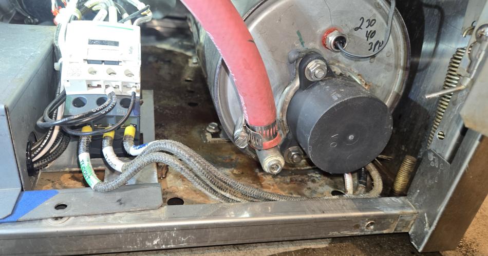 Appliance repair photo (2)