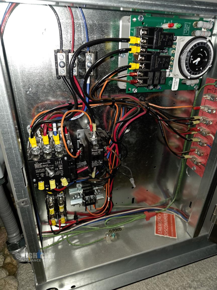 Appliance repair photo (3)