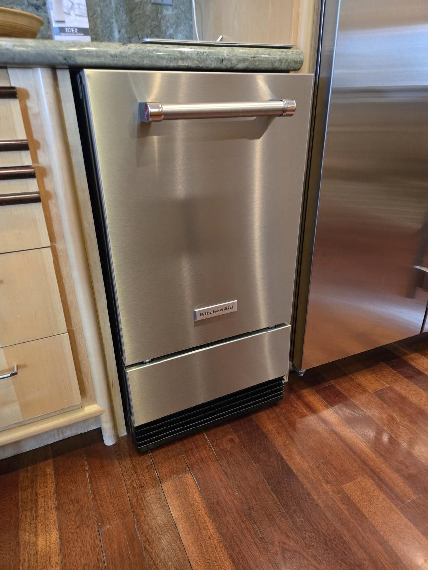 Trash Compactor photo